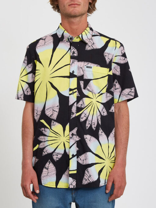 Camisa VOLCOM Manga Corta para Hombre divertida BLOOMIN - BLACK Ref. A0412204_BLK negra tropical