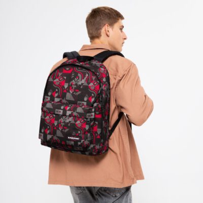 MOCHILA EASTPAK Out Of Office 27 litros con bolsillo ordenador EK767O38 Blvd Core rojo/negro arte urbano