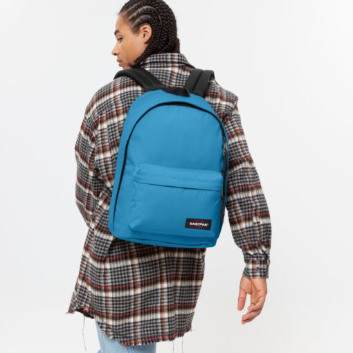 MOCHILA EASTPAK Out of office 27 litros EK767 5A8 Broad Blue azul eléctrico