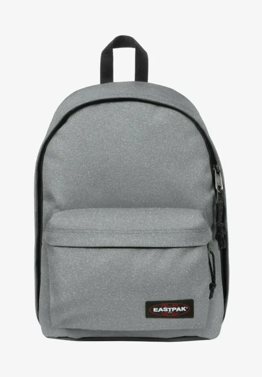 MOCHILA EASTPAK Out of office 27 litros con bolsillo portátil EK767L07 GLITSILVER gris claro con purpurina