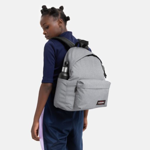 MOCHILA EASTPAK Day Pak'r EK0A5BG4363 24 litros con bolsillo ordenador Sunday grey gris claro efecto tejano