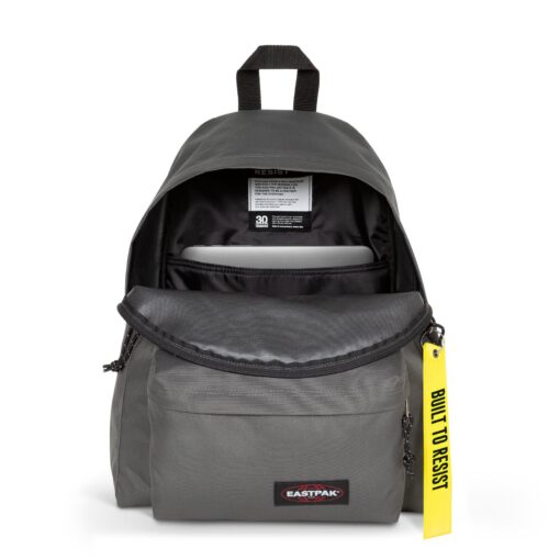 MOCHILA EASTPAK Day Pak'r EK0A5BG47D6 24 litros con bolsillo ordenador Bold BTR Grey gris logo plata