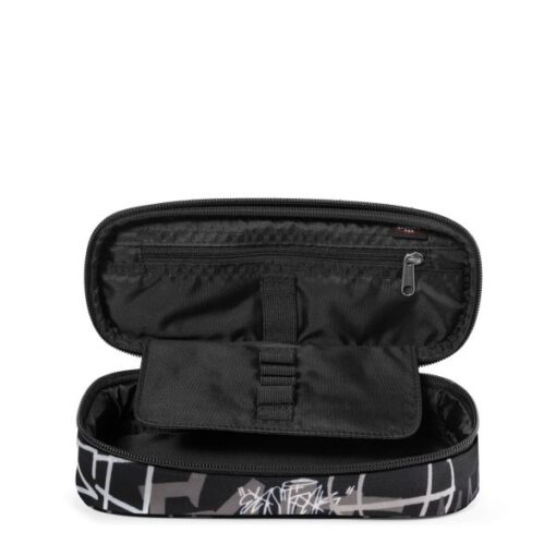 Estuche escolar Eastpak: PLUMIER OVAL SINGLE EK000717 2Q6 STREET TAGS BLACK negro gris y blanco