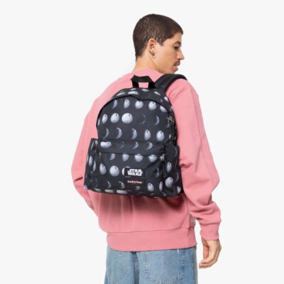 MOCHILA EASTPAK Day Pak'r 24l EK0A5BG41Q2 SWDEATHSTARBLAC negra y blanca