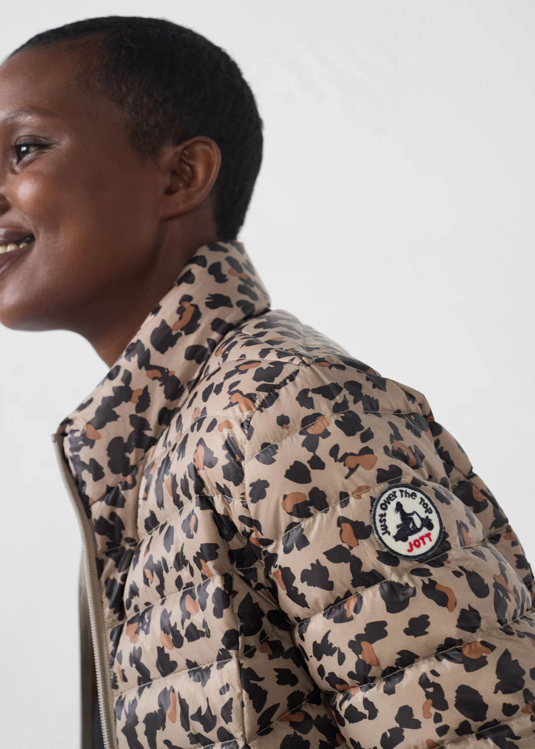 chaqueta-cha-jott Chaqueta Jott de plumas pato sin capucha Mujer CHA WDOW212582-81A Leopard beige print