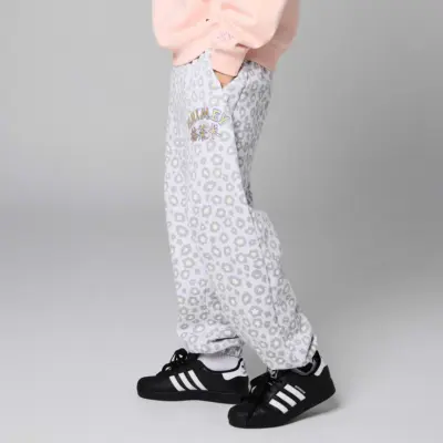 PANTALON CHANDAL GRIMEY GRTS291-FW25 ROYAL PAW SWEATPANTS SPORT GREY camuflaje blanco