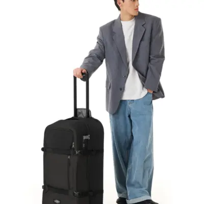 Maleta de viaje EASTPAK transit´r S 44l ek0a5bo9 pro black pro coated negra