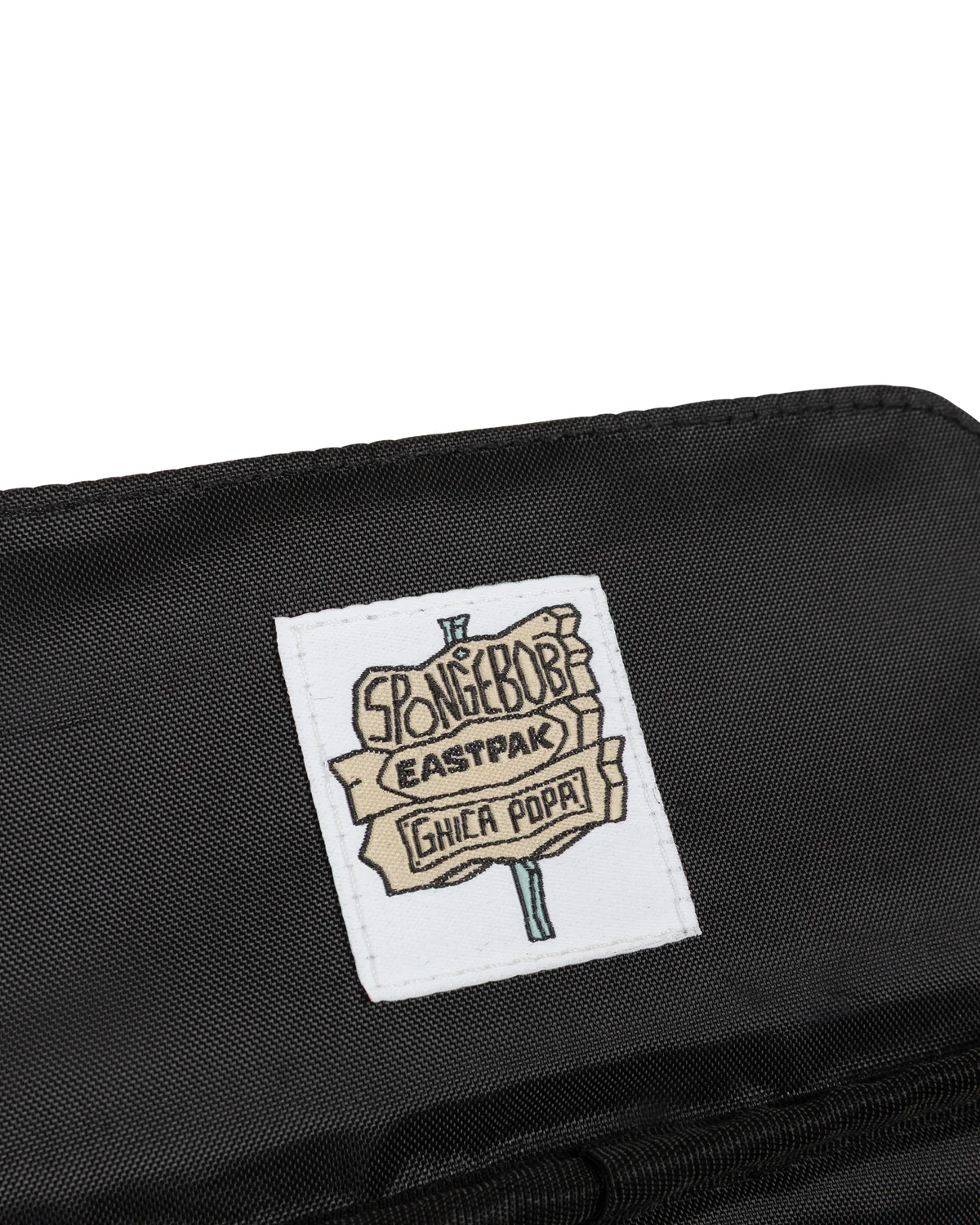 Estuche Eastpak escolar plumier oval EK000717 E0F PLANKTON edición especial bob esponja